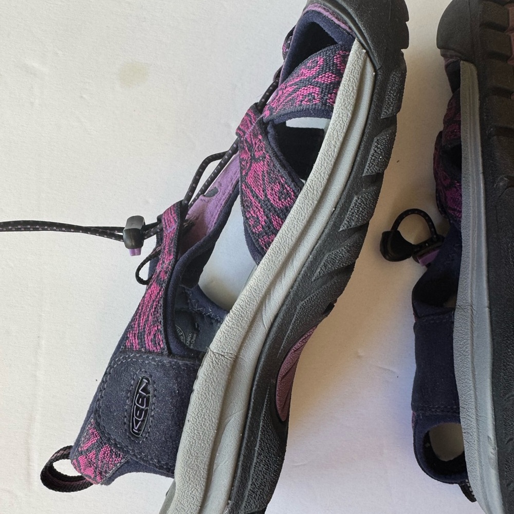 Purple and Black Keen Hiking Sandals women’s 8 - Picture 4 of 4